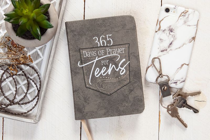 BOOK: 365 Days of Prayer for Teens