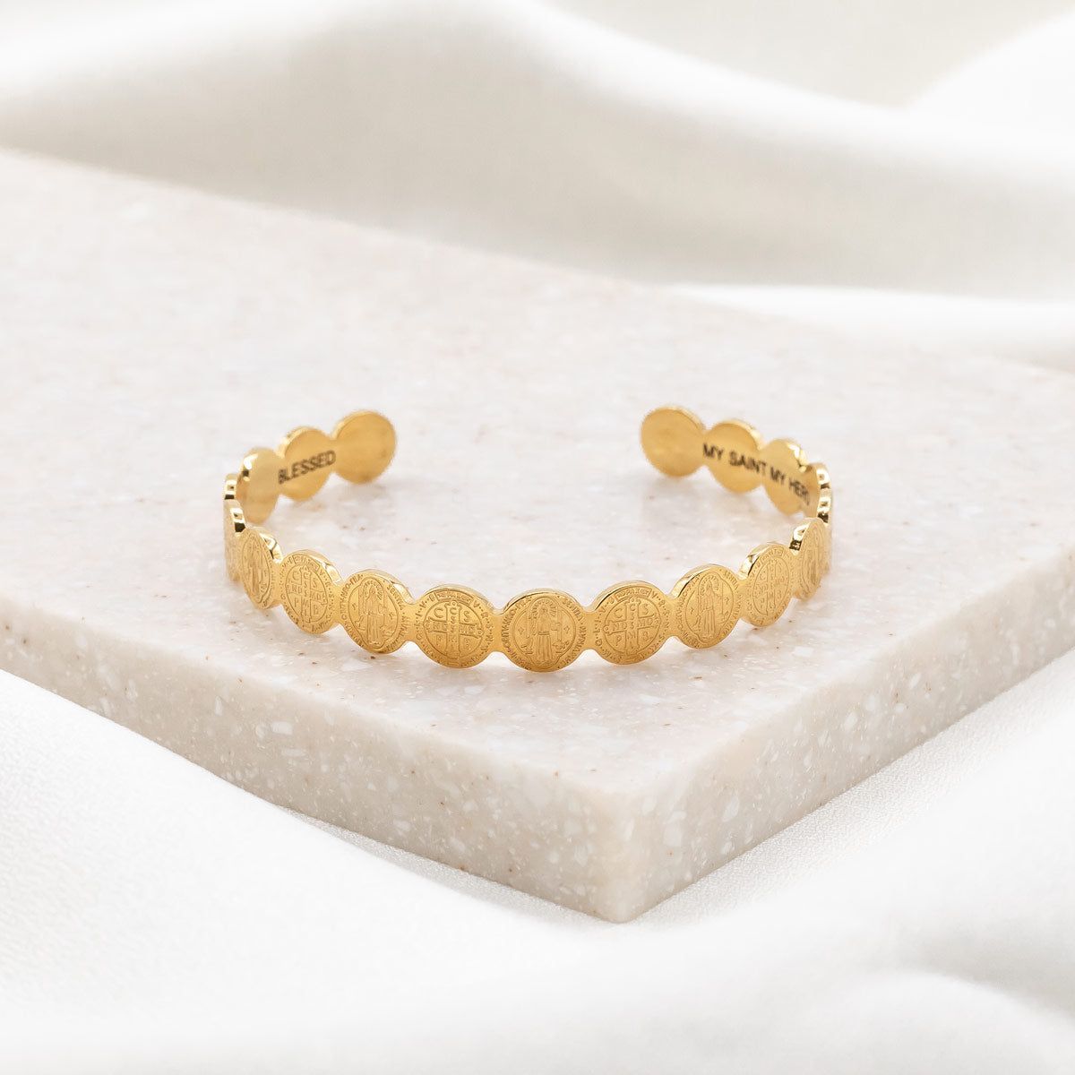 Saint Benedict Cuff, Color: Gold