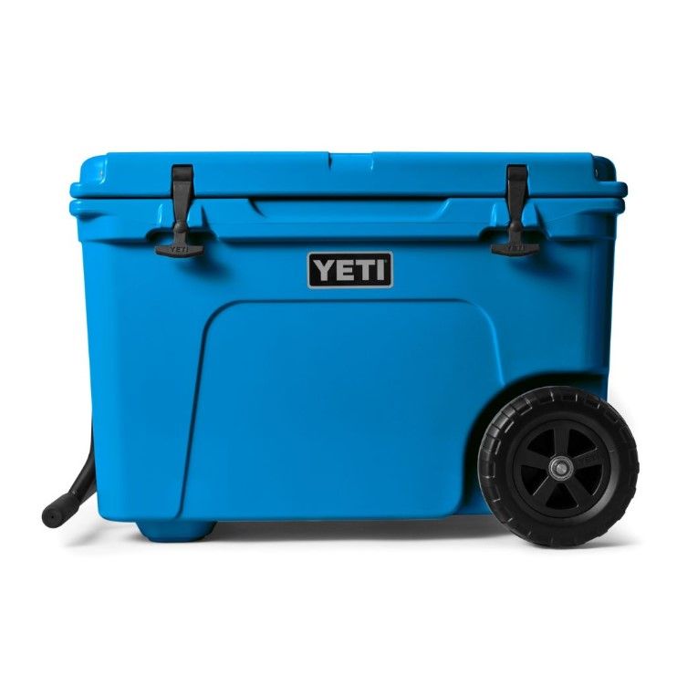 Yeti Tundra Haul Wheeled Cooler in Wave Blue