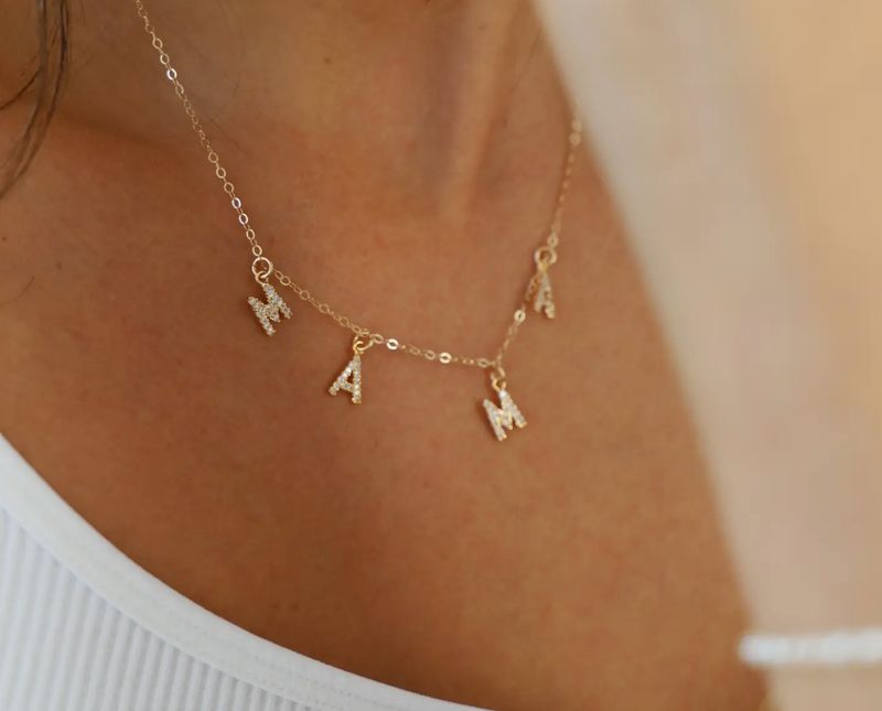 MAMA Necklace Gold