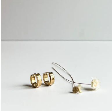 Natalie Claire Small Huggie Hoop Earrings