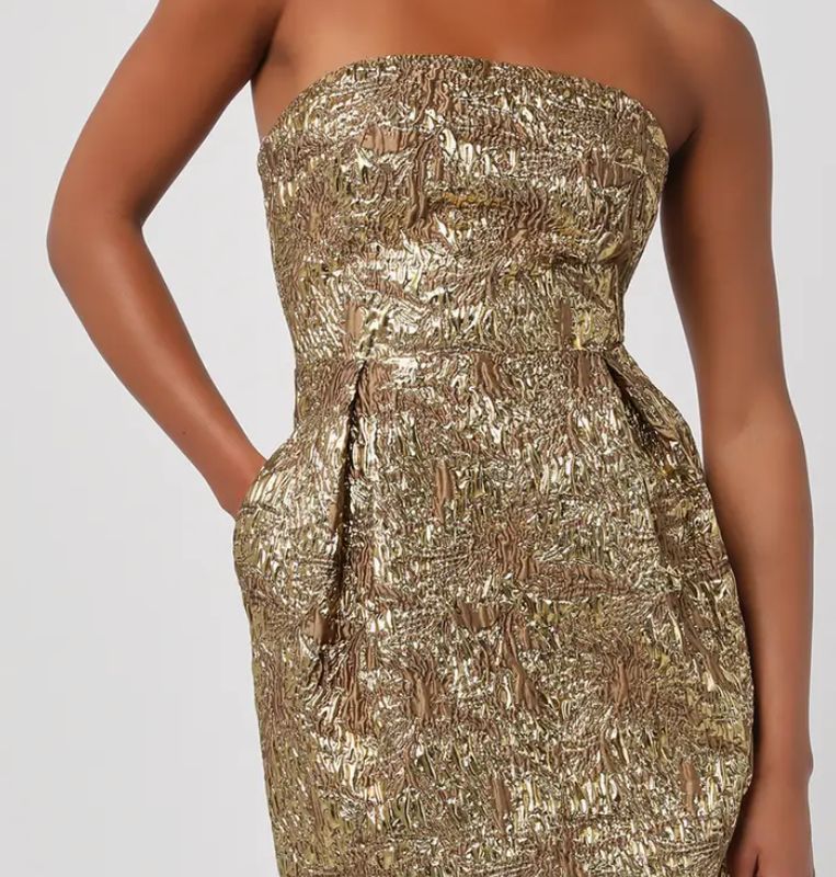Lulu&#39;s Kya Strapless Brocade Midi Dress Gold