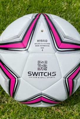 SWITCH5 FUSSBALL GRÖSSE 4 MIT AUFGEDRUCKTEM SPIELPLAN