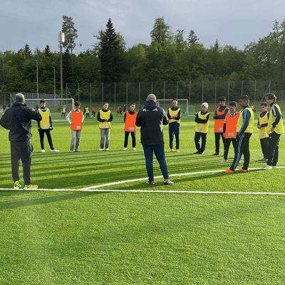 SENIORS SPIELSET22 PLAN - Das Spielkonzept für bis zu 22 Spieler im Alter von 30-99 Jahre in den Wechselfarben Orange-Yellow