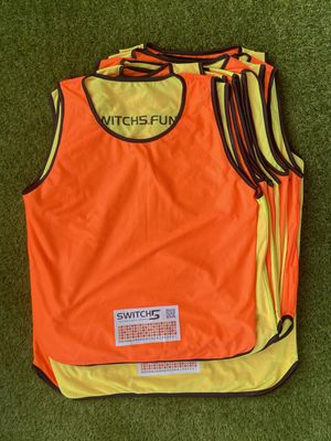 SWITCH5 SPIELSET BIB22 - bestehend aus 22 Wendeleibchen  in Orange &amp; Yellow für faires Teamplay