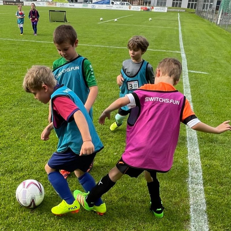 SWITCH5 FUSSBALL GRÖSSE 4 mit Spielplan
