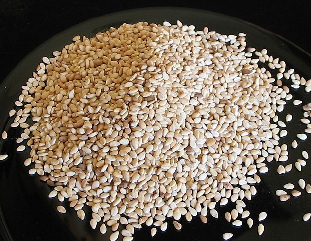Til Sesame White
