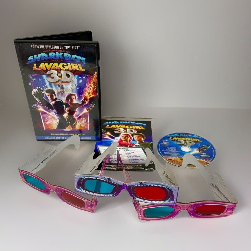 The Adventures of Sharkboy and Lavagirl 3-D (2005) (2xDVD, 2D + 3D, includes three pair 3D Glasses)