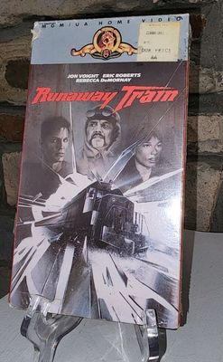 Runaway Train (1985) (VHS, M800867) Jon Voight Eric Roberts