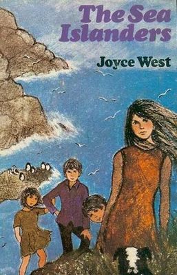 West, Joyce (MG) The Sea Islanders (1974, Scholastic)