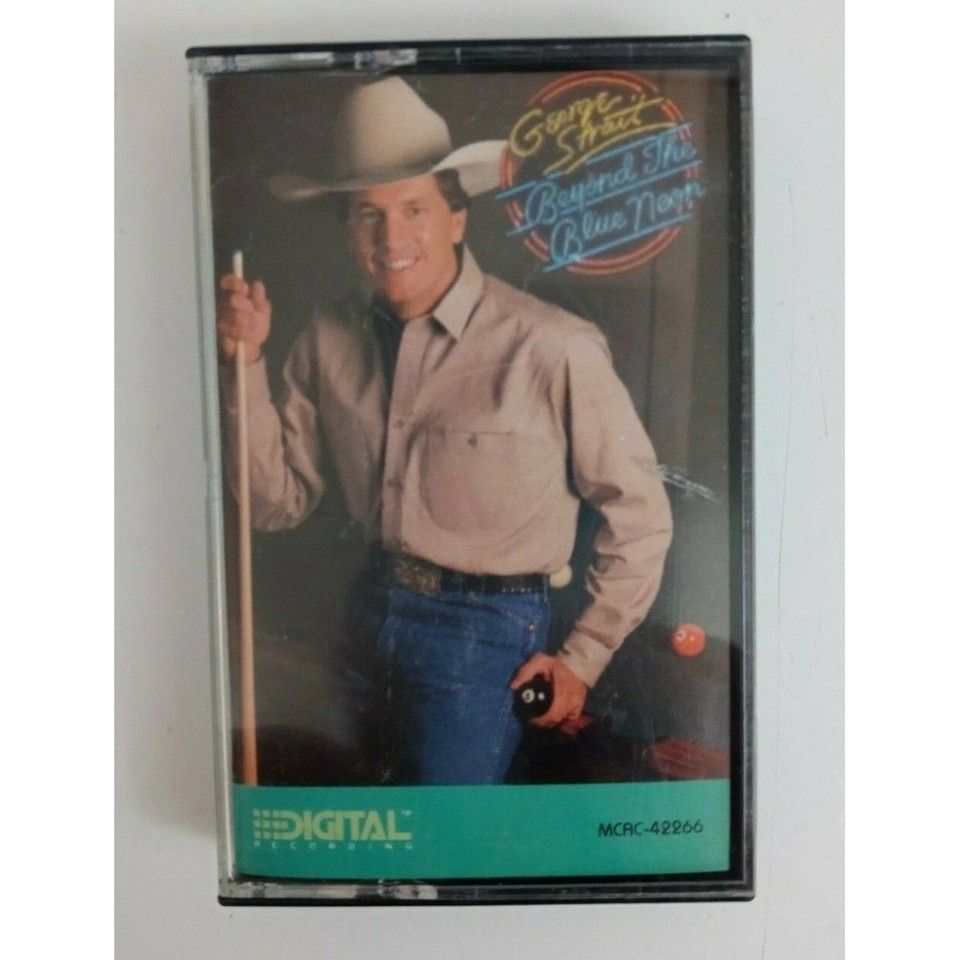 George Strait – Beyond The Blue Neon (CAS)