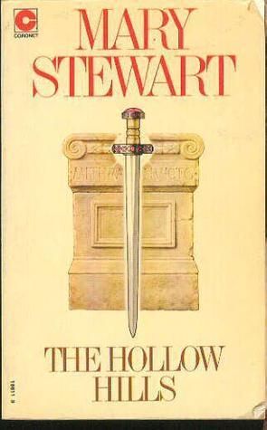 Stewart, Mary (FI) Arthurian Saga #2: The Hollow Hills (PB)