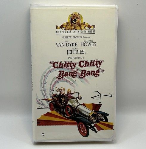 Chitty Chitty Bang Bang (VHS M211647, White Clamshell)