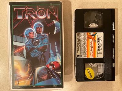 Tron (1982) (VHS 122VF, White Disney Clamshell) Jeff Bridges, Bruce Boxleitner
