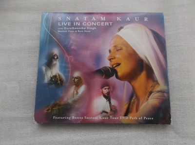 Snatam Kaur With Guruganesha Singh, Manish Vyas &amp; Ram Dass – Live In Concert (2007, CD + DVD)