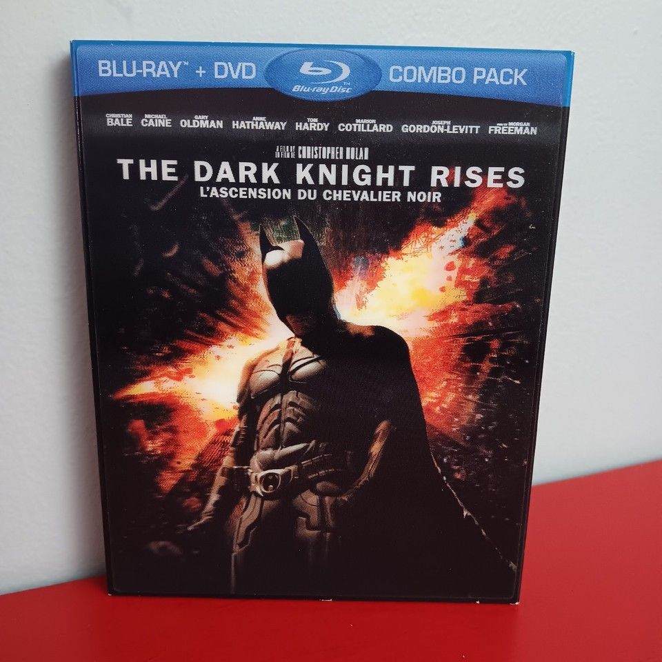 DC Comics ; The Dark Knight Rises (2012) Christian Bale (3x Blu-Ray+DVD)