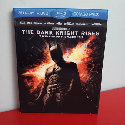 DC Comics ; The Dark Knight Rises (2012) Christian Bale (3x Blu-Ray+DVD)