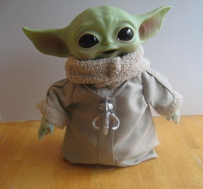 Star Wars: Grogu (Baby Yoda) 13" Plush w/ Mandalorian Necklace (2021 Mattel HCN41)