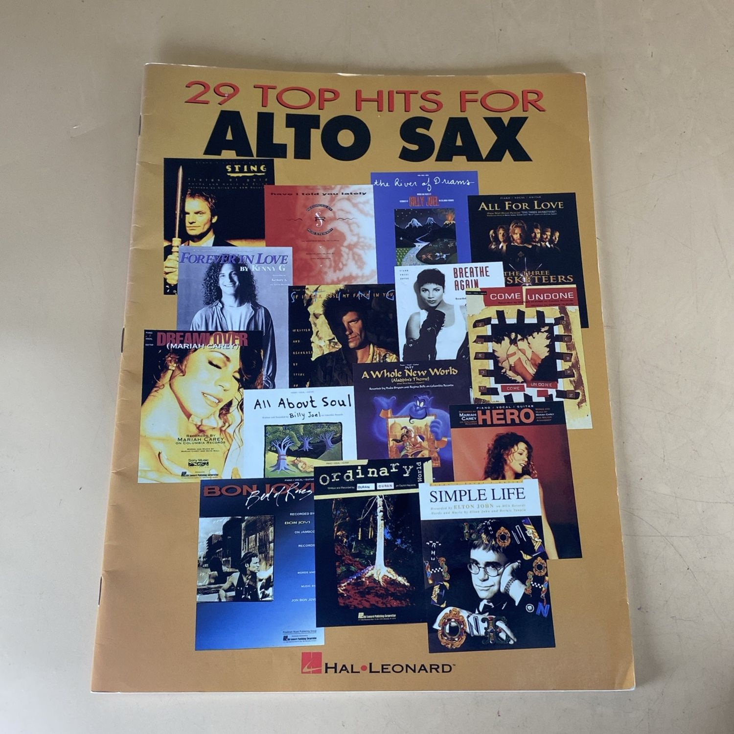 Hal Leonard (780) 29 Top Hits for Alto Sax (Sheet Music)