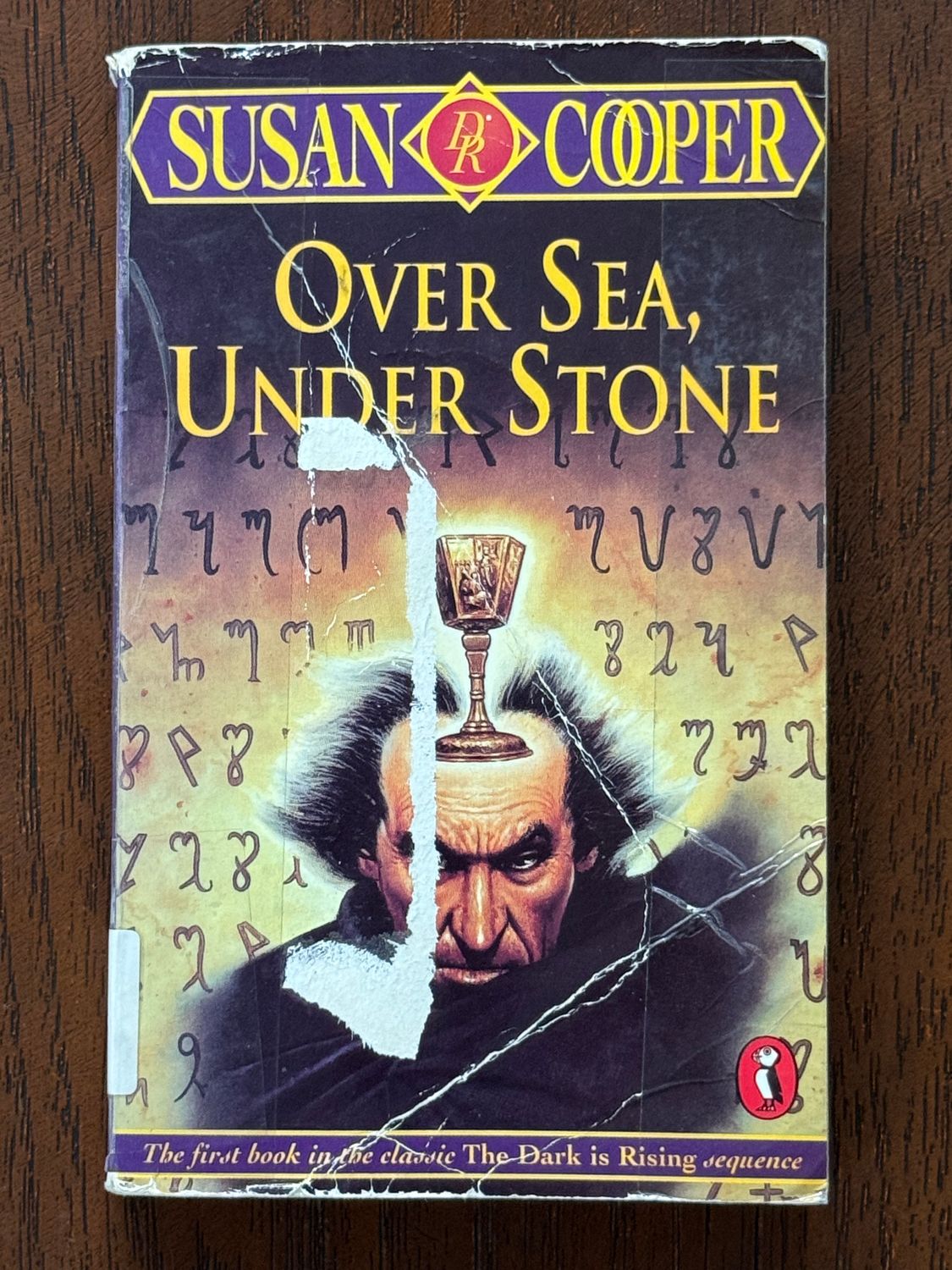Cooper, Susan (MG) The Dark Is Rising #1 Over Sea, Under Stone (1968, Puffin, PB)