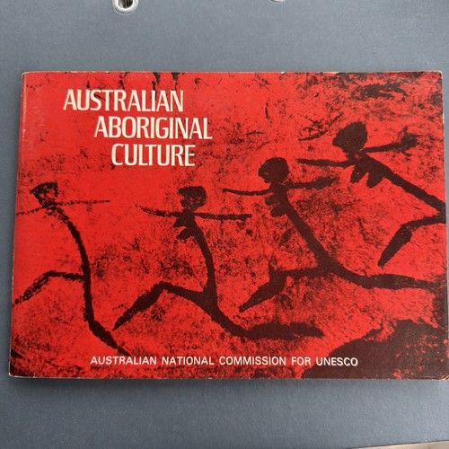 Australian National Commission for UNESCO (990) Australian aboriginal culture (Softcover Small) 1985 Reprint