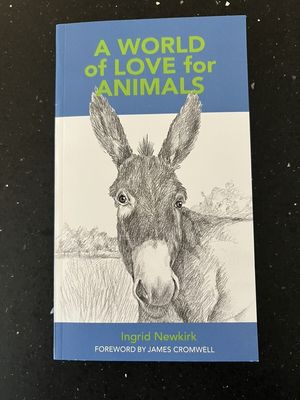 Newkirk, Ingrid (590) A World of Love for Animals (PB skinny)