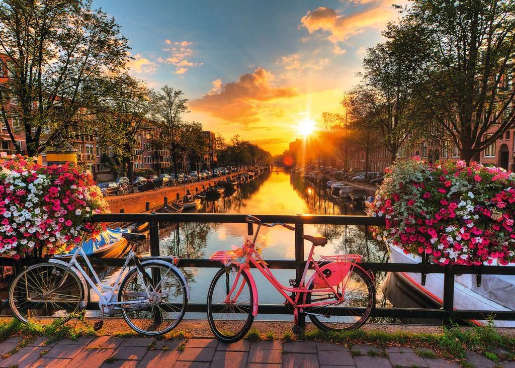 Ravensburger 1000PCS Bicycles in Amsterdam