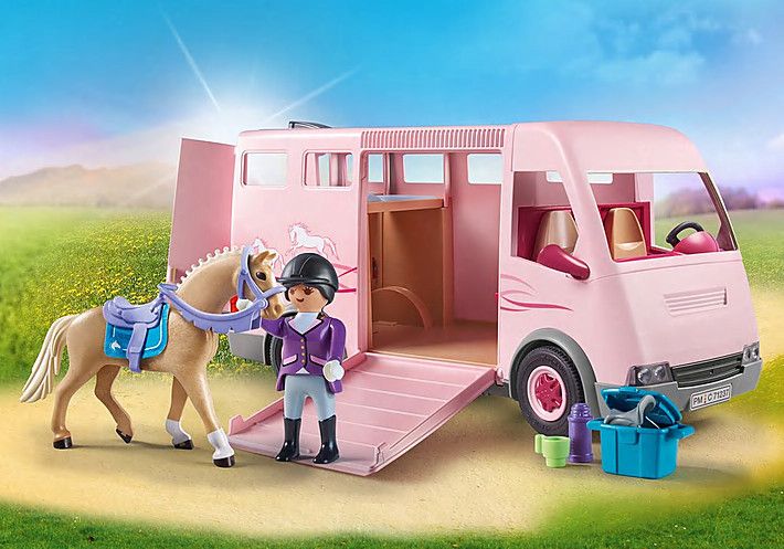Horse Transporter with Trainer