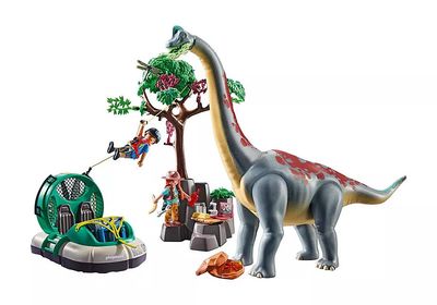 Brachiosaurus with Hovercraft