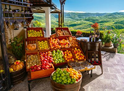 Fruit Market, Croatia 500 Pc Puzzle