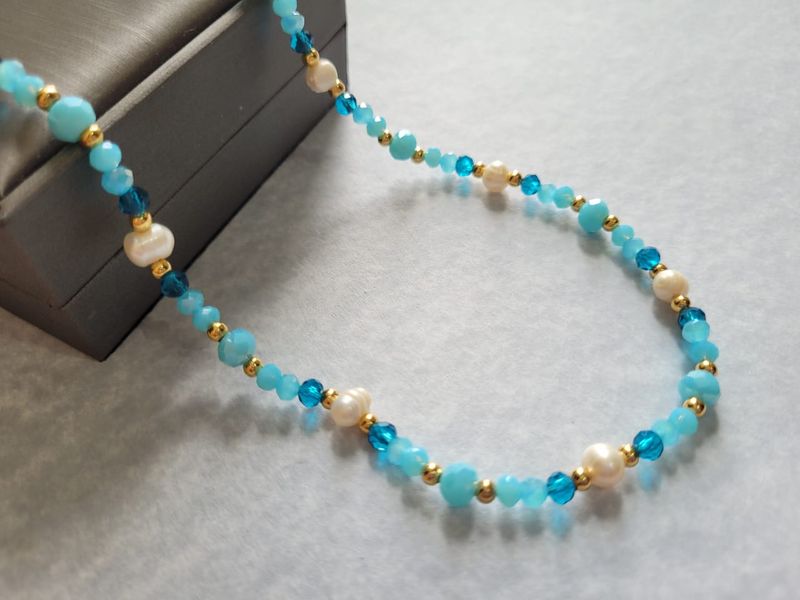Collar de cristal azul