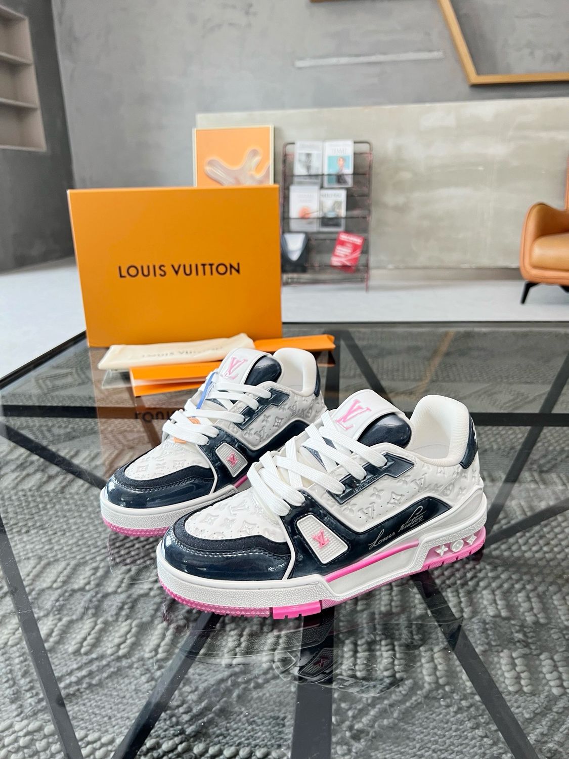 Louis Vuitton men shoes LOTF01