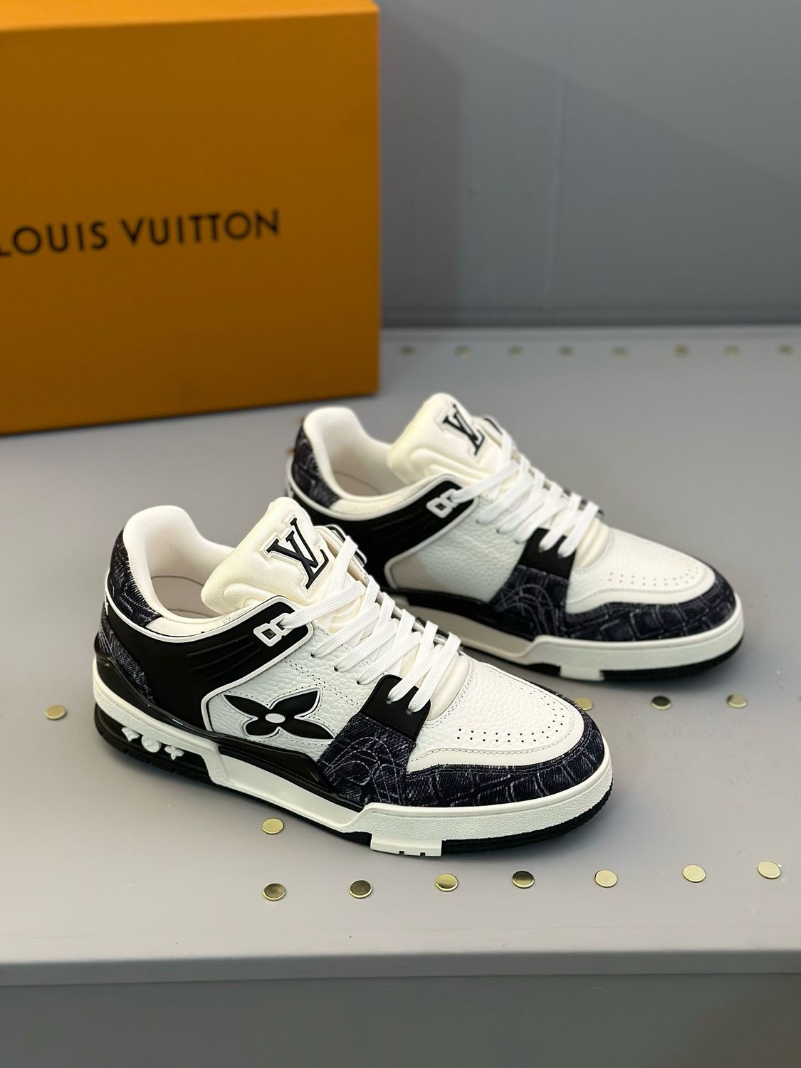 Louis Vuitton men shoes LOTF03