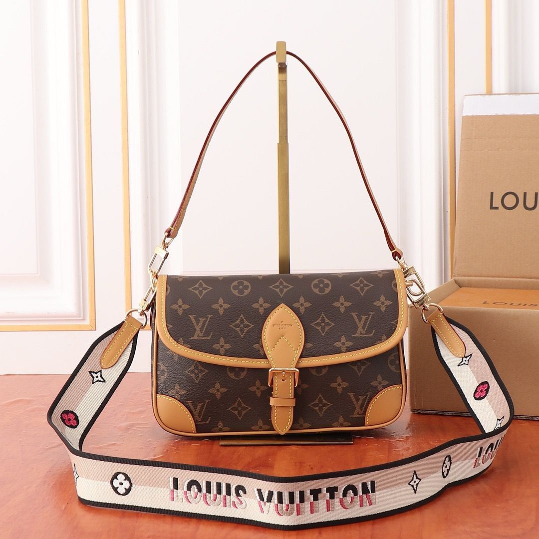 Louis Vuitton women bag LEA04