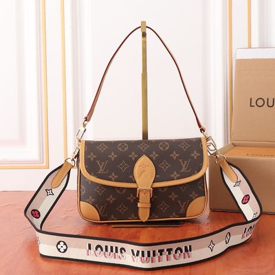 Louis Vuitton women bag LEA04
