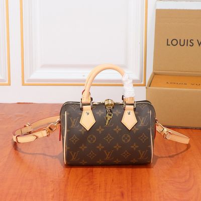 Louis Vuitton women bag LEA11