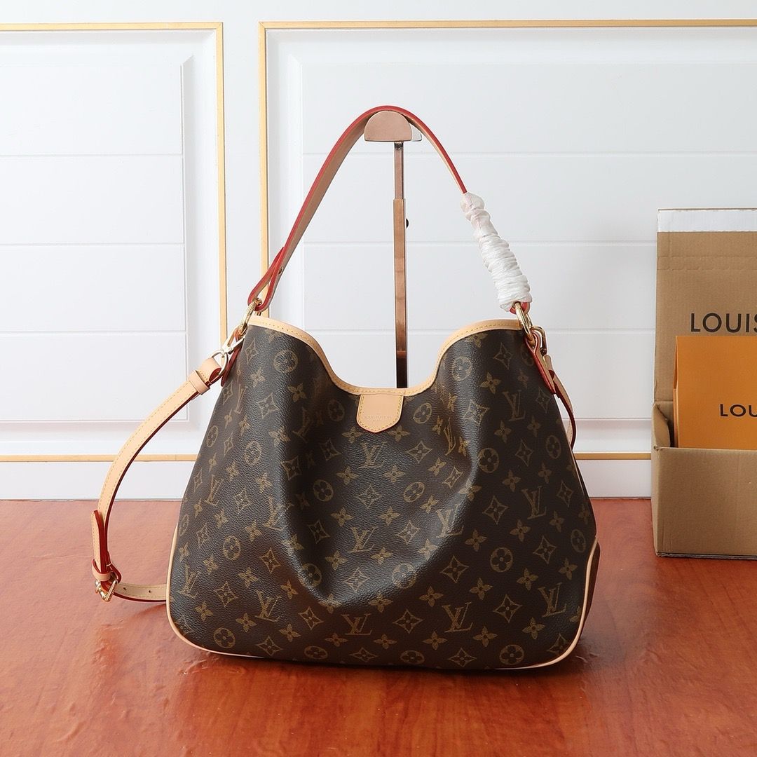 Louis Vuitton women bag LEA23