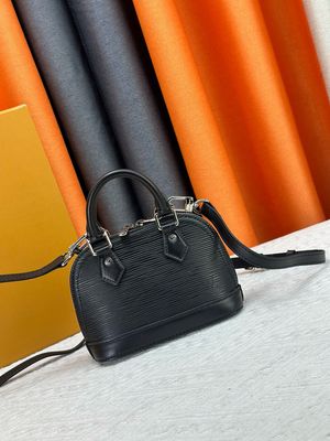 Louis Vuitton women bag LEA26