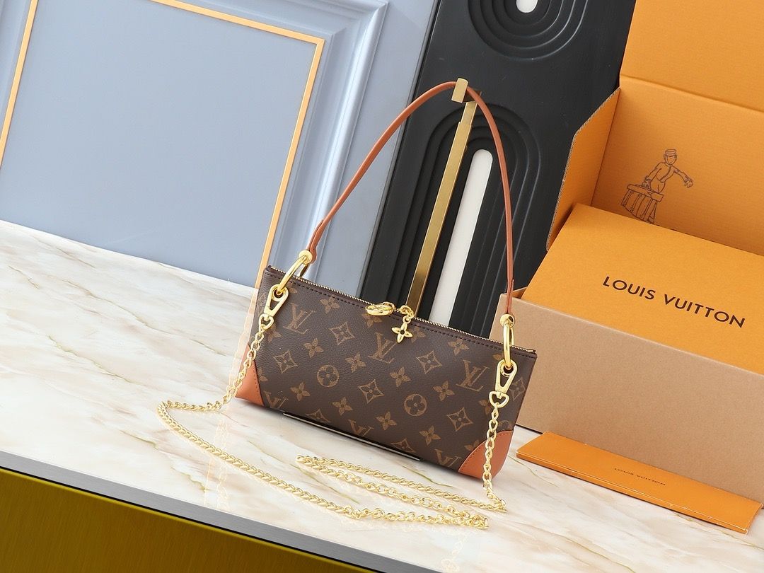 Louis Vuitton women bag LEA37
