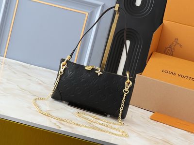 Louis Vuitton women bag LEA38