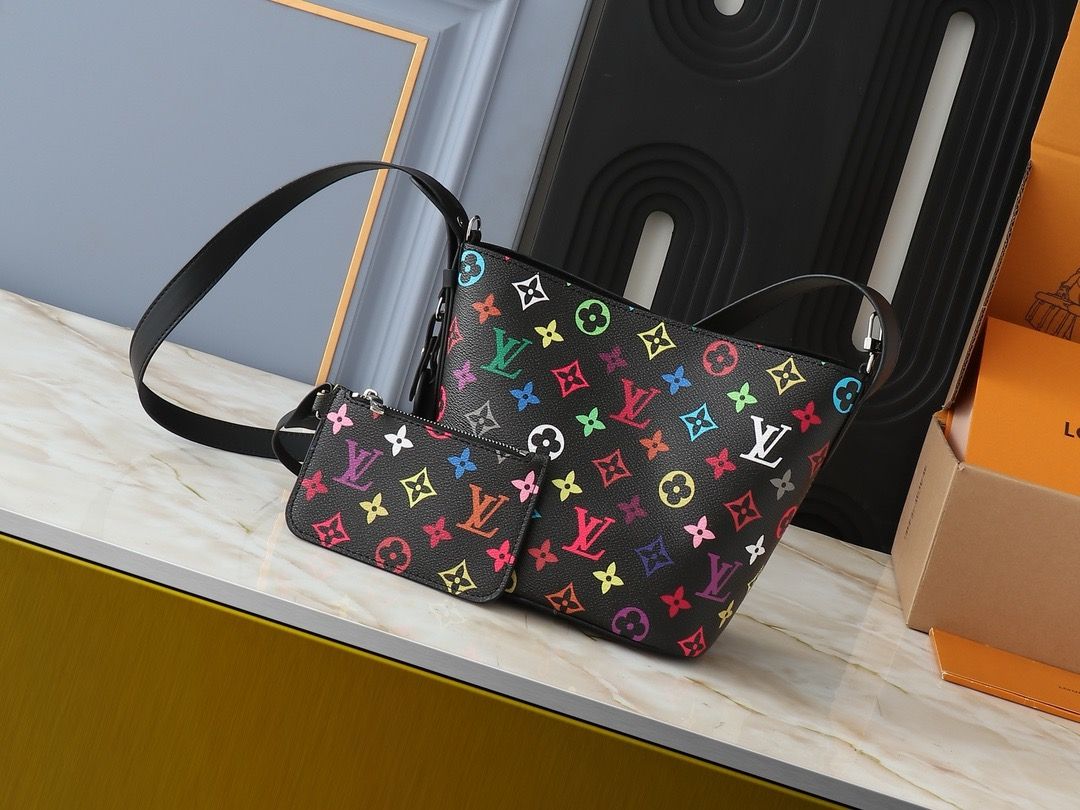 Louis Vuitton women bag LEA40