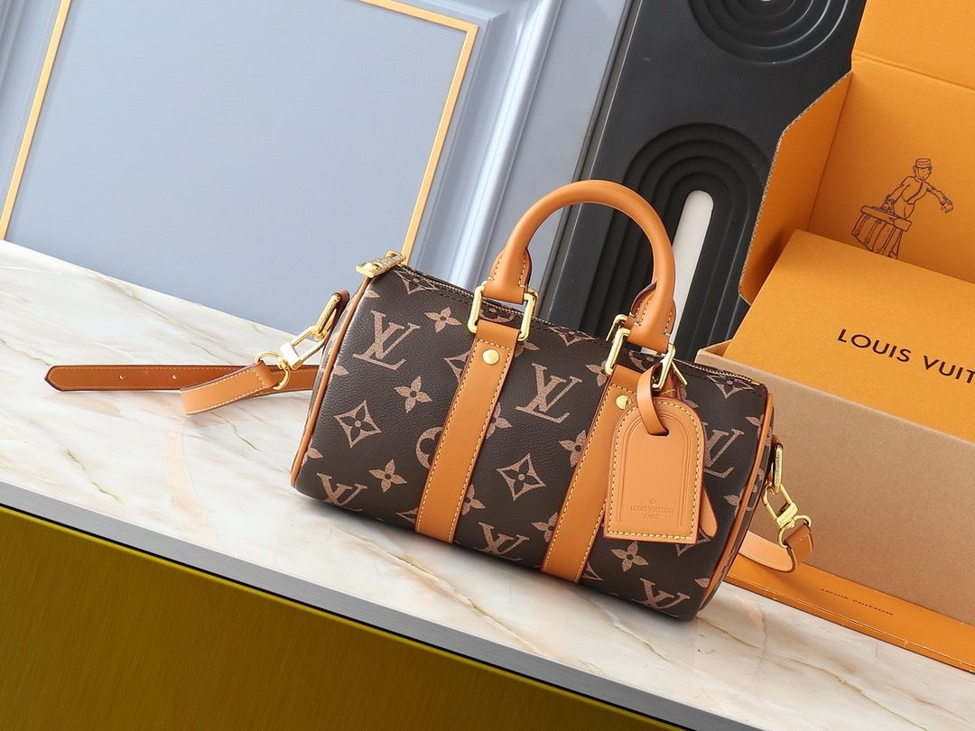 Louis Vuitton women bag LEA44