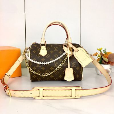 Louis Vuitton women bag LEA64