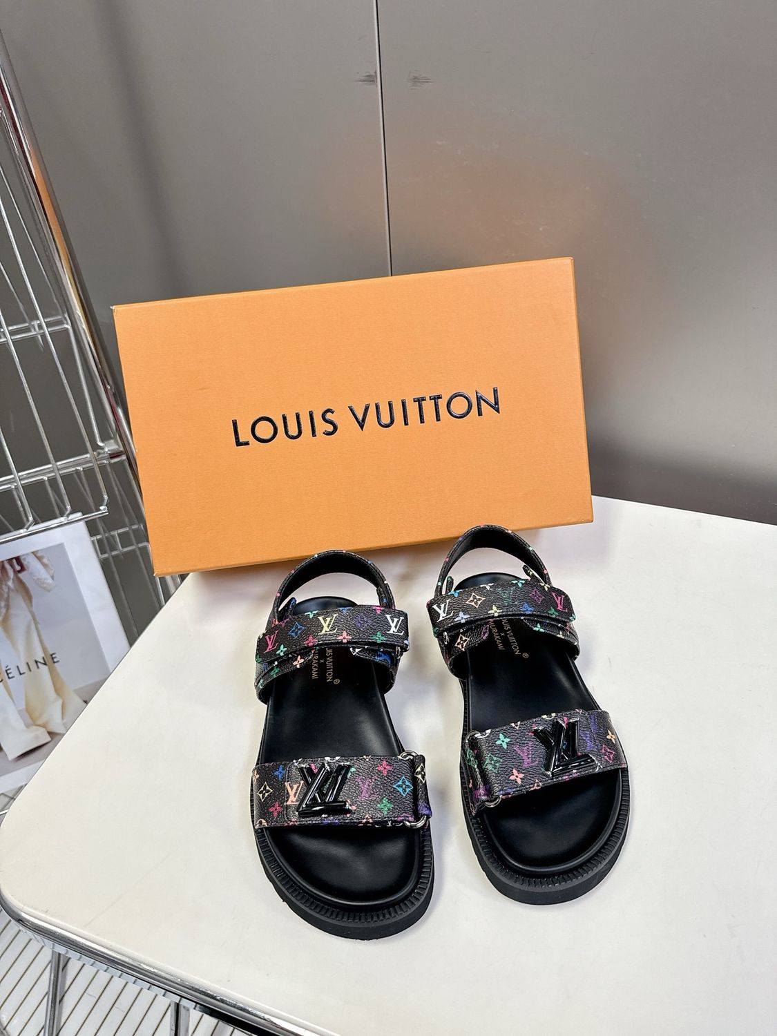 Louis Vuitton women sandals LAOA02