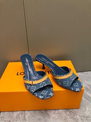 Louis Vuitton women sandals LAOA05