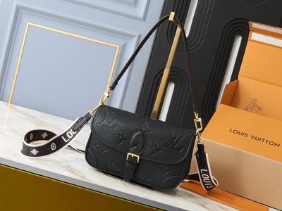 Louis Vuitton women bag LEA96