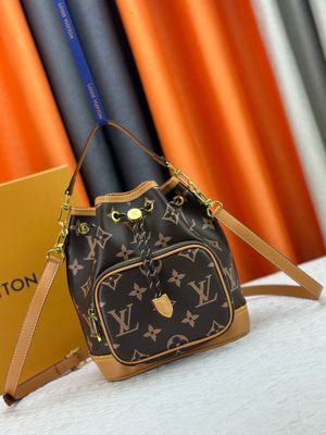 Louis Vuitton women bag LEA123