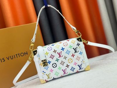 Louis Vuitton women bag LEA125