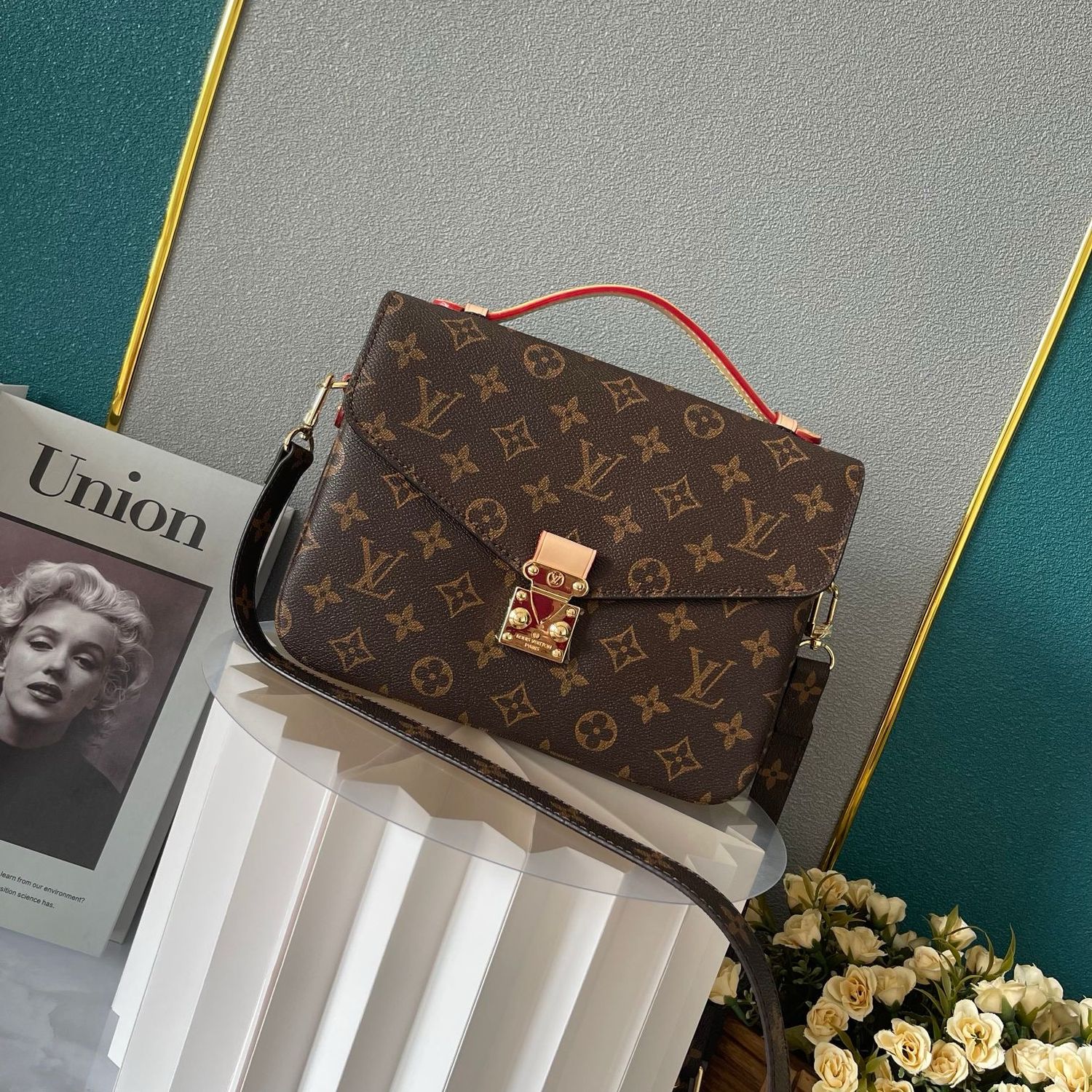 Louis Vuitton women bag LEA144