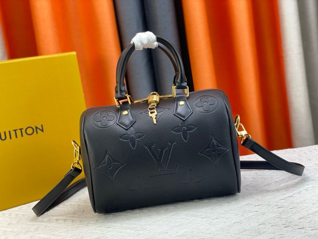 Louis Vuitton women bag LEA160